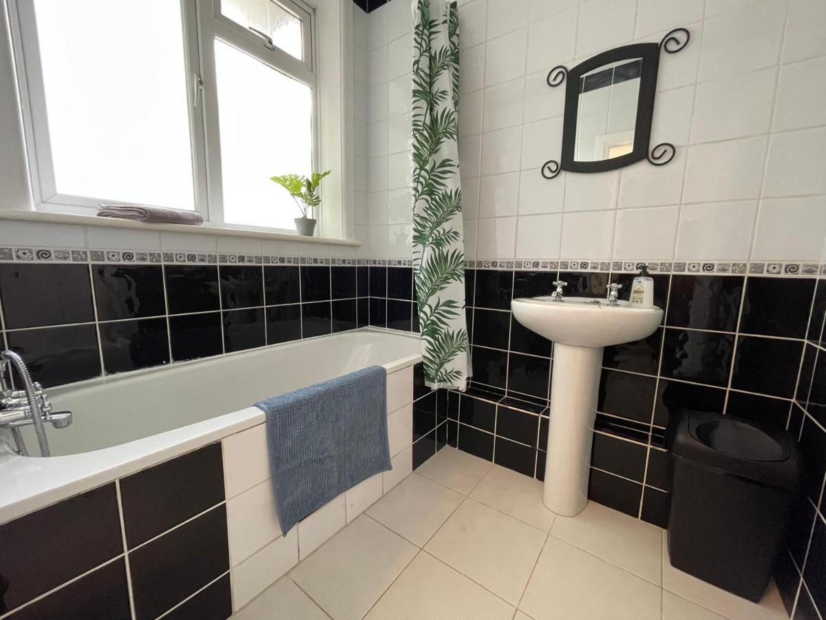 Bournemouth 3 Bedroom - Parking 外观 照片